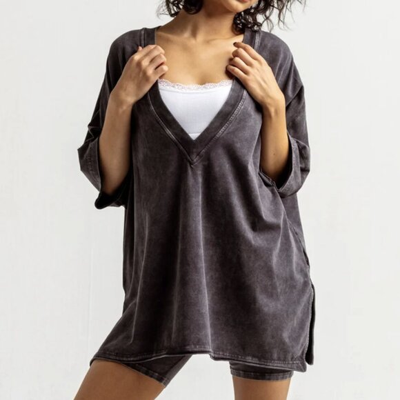 Free People - Movement - Washed Black Hot Shot Reversible Top - Picture 1 of 8